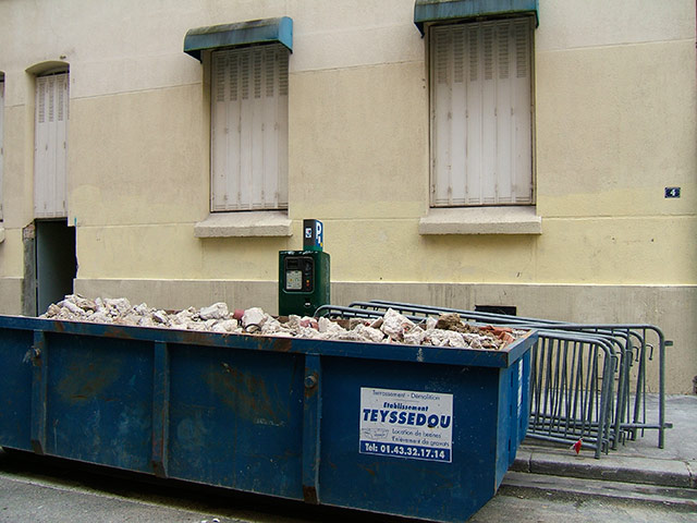 Effacement. MurSlogan2.jpg