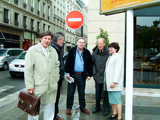 Les « remetteurs de pétition ». PetitionIN2.jpg