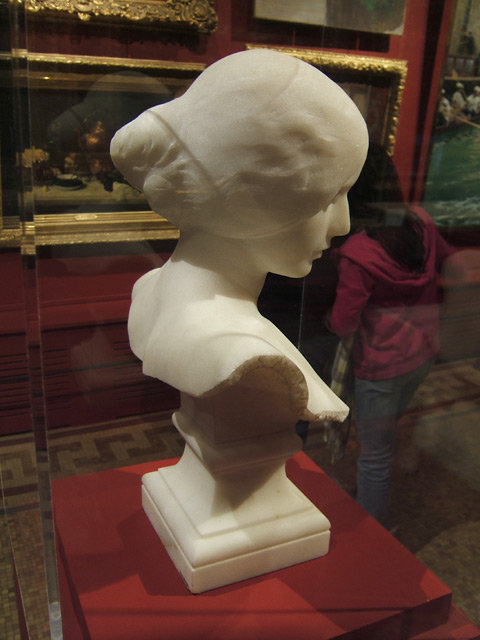 Cléo de Mérode par Falguière. Cléo de Mérode par Falguière.