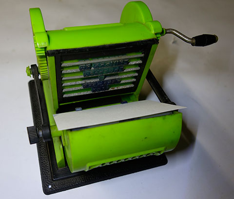 Presse jouet en matière plastique. PressePlatinePlastique-08.jpg