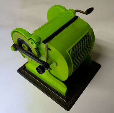 Presse jouet en matière plastique. PressePlatinePlastique-09.jpg