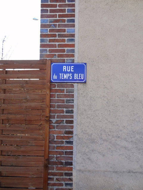 Bleu... Bleu...
